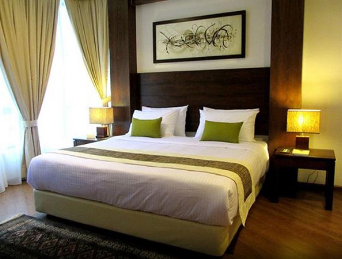 Samsuria Beach Resort & Residence เชอราติง ภายนอก รูปภาพ