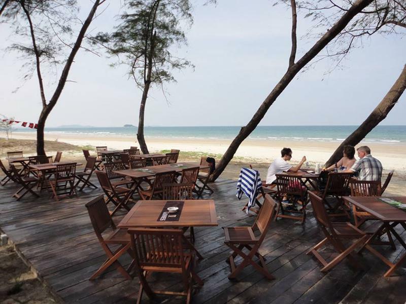 Samsuria Beach Resort & Residence เชอราติง ภายนอก รูปภาพ