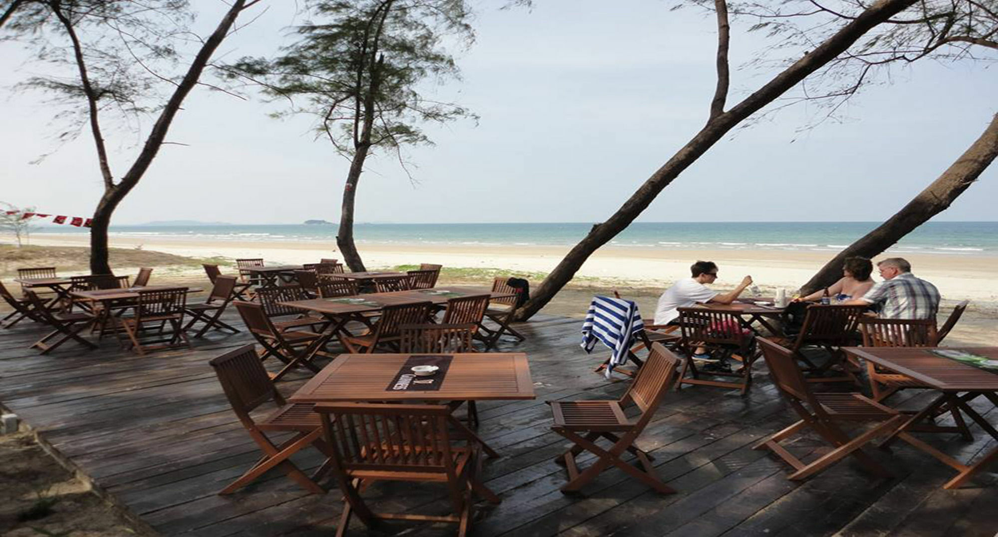Samsuria Beach Resort & Residence เชอราติง ภายนอก รูปภาพ