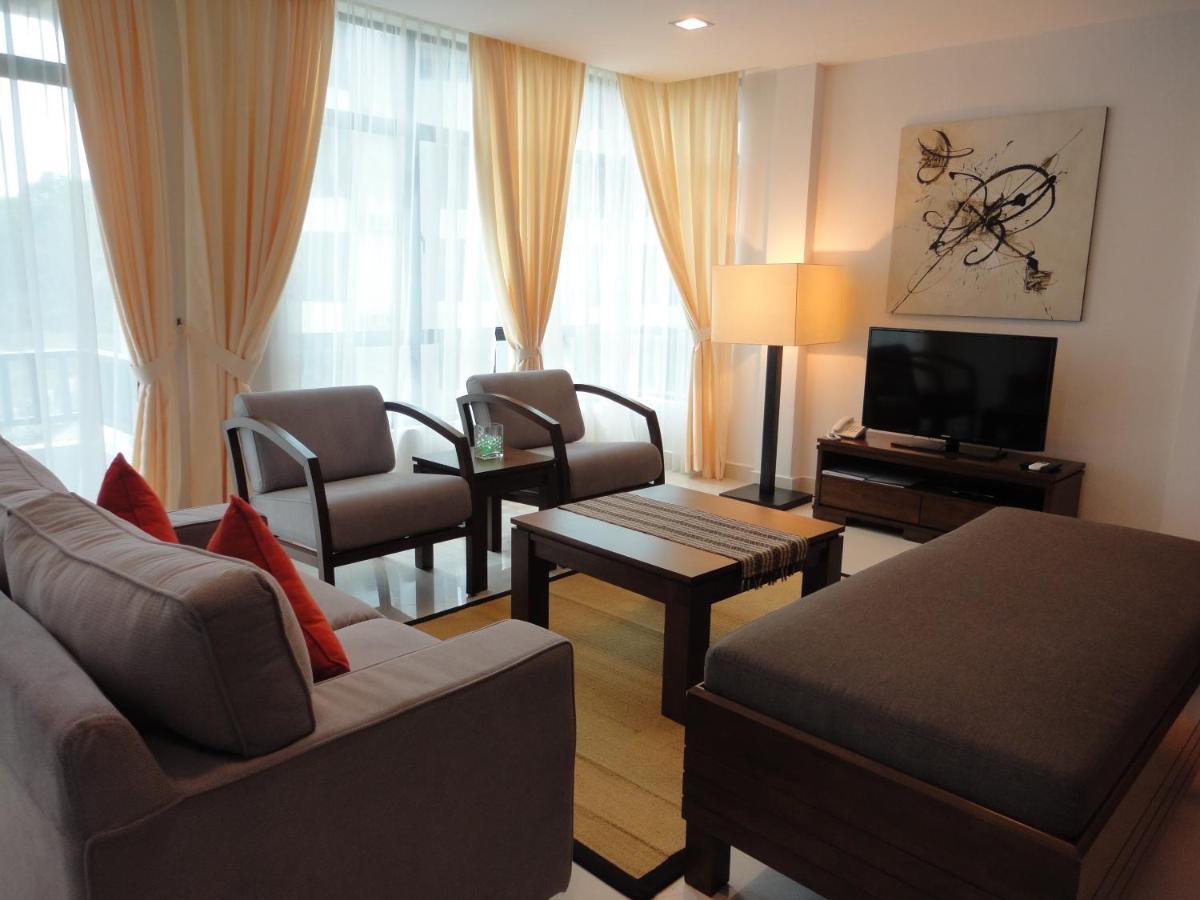 Samsuria Beach Resort & Residence เชอราติง ภายนอก รูปภาพ