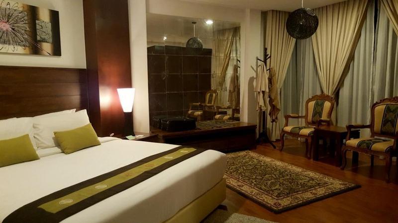 Samsuria Beach Resort & Residence เชอราติง ภายนอก รูปภาพ