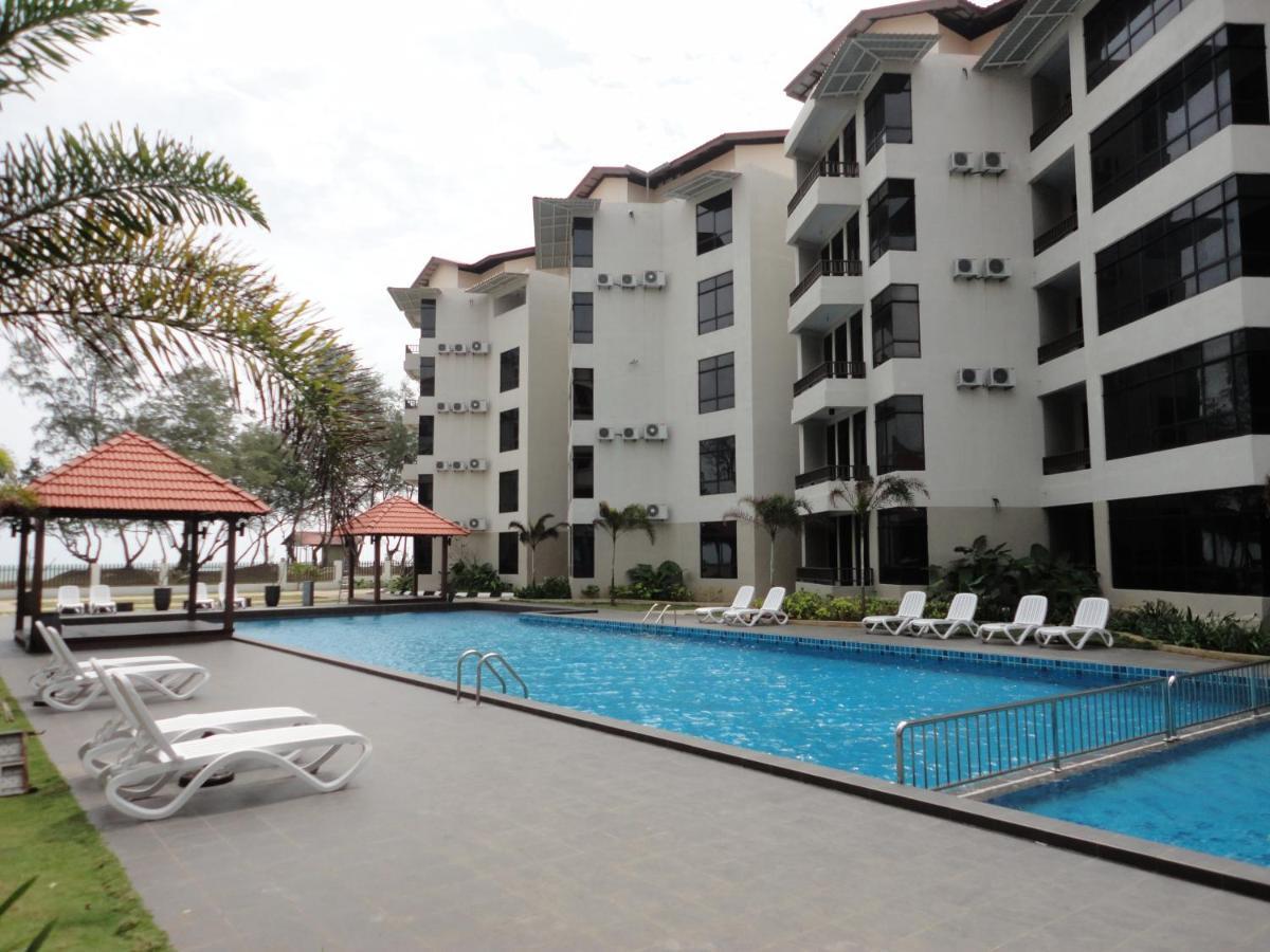 Samsuria Beach Resort & Residence เชอราติง ภายนอก รูปภาพ