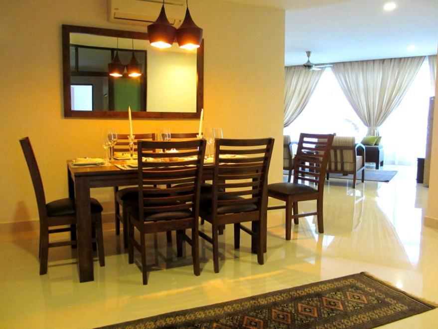 Samsuria Beach Resort & Residence เชอราติง ภายนอก รูปภาพ