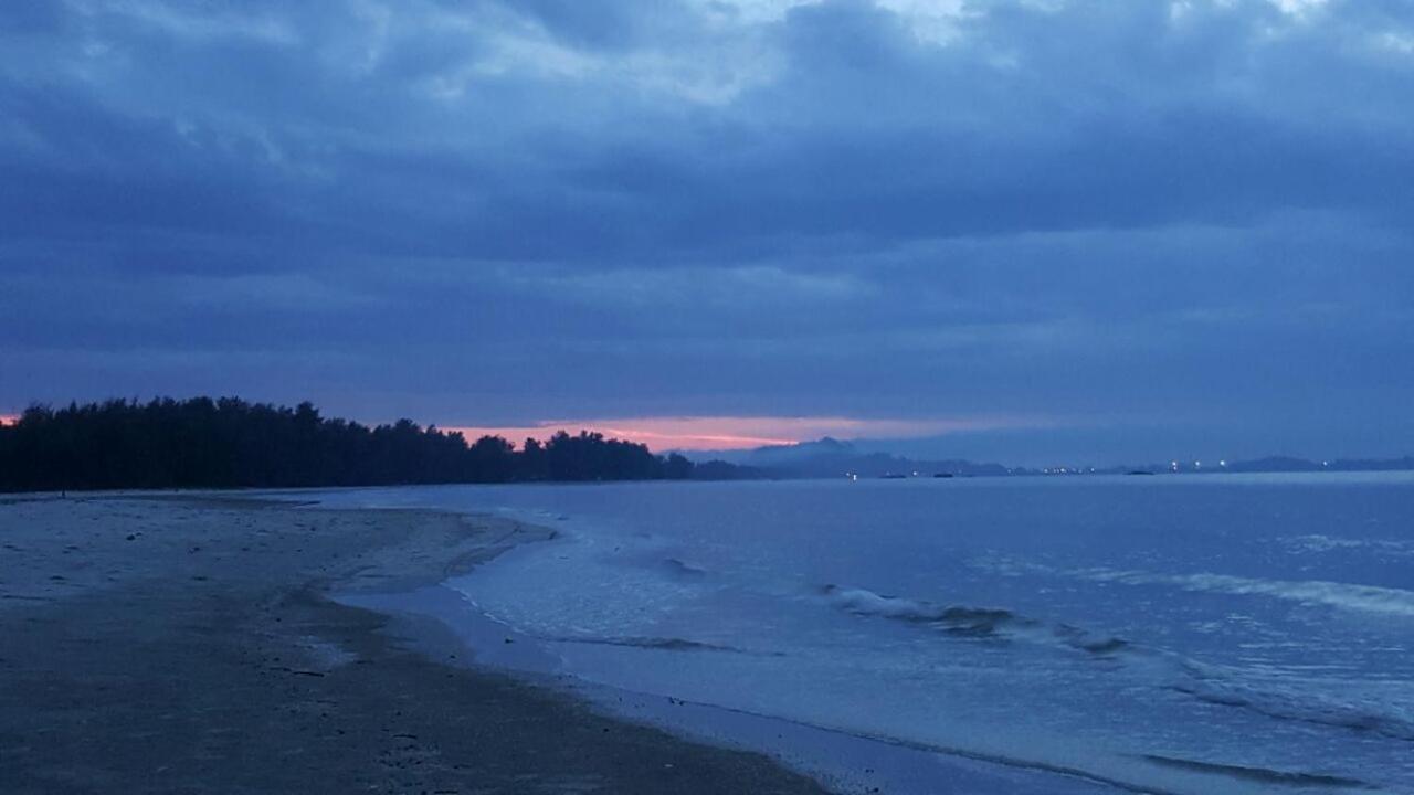 Samsuria Beach Resort & Residence เชอราติง ภายนอก รูปภาพ